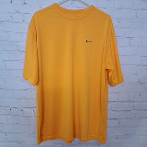 Nike Fit Dry Men's Embroidered Logo Short T Shirt Size Large
